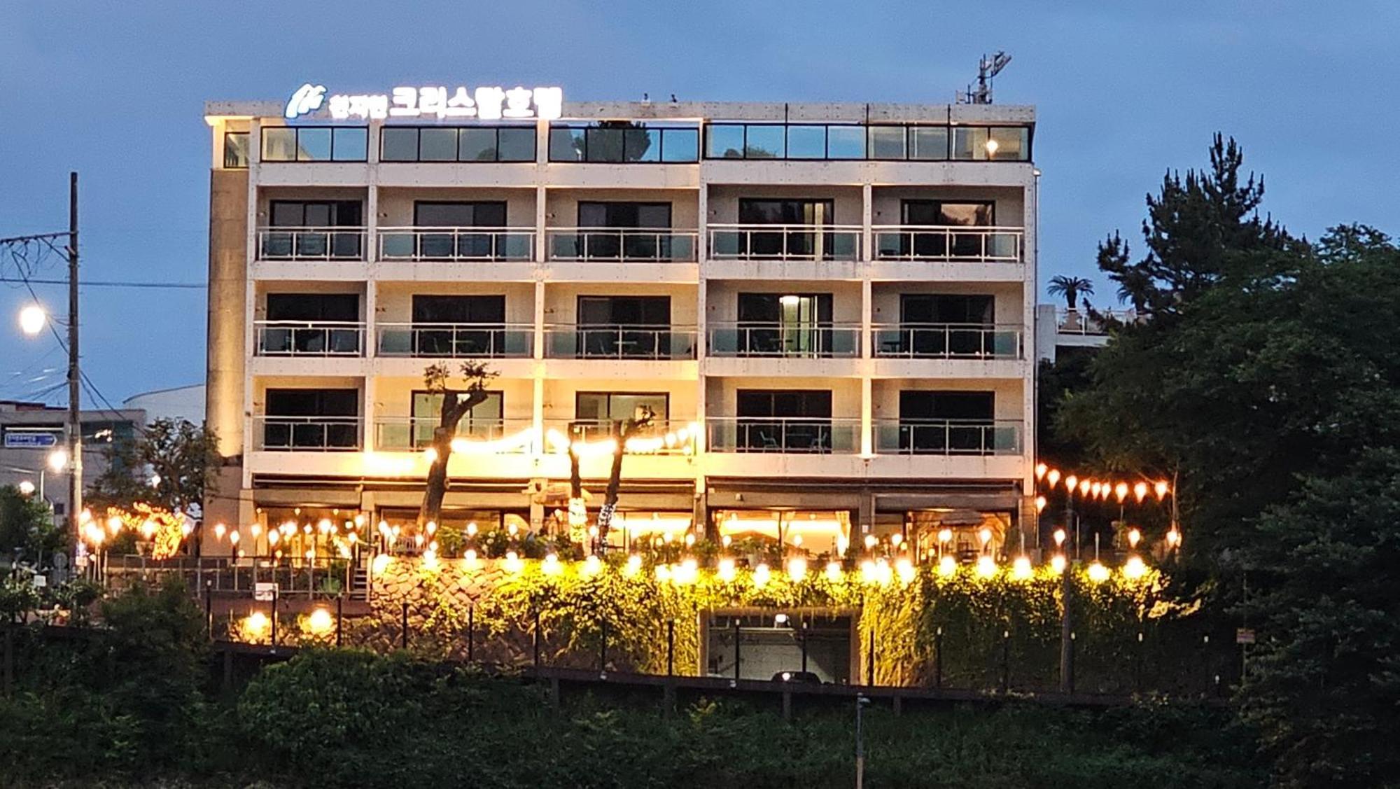 Cheonjiyeon Crystal Hotel Согвипхо Экстерьер фото