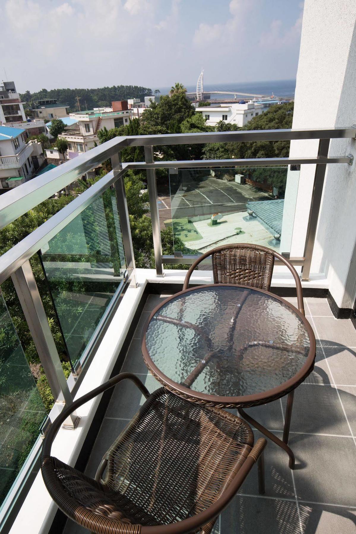 Cheonjiyeon Crystal Hotel Согвипхо Экстерьер фото